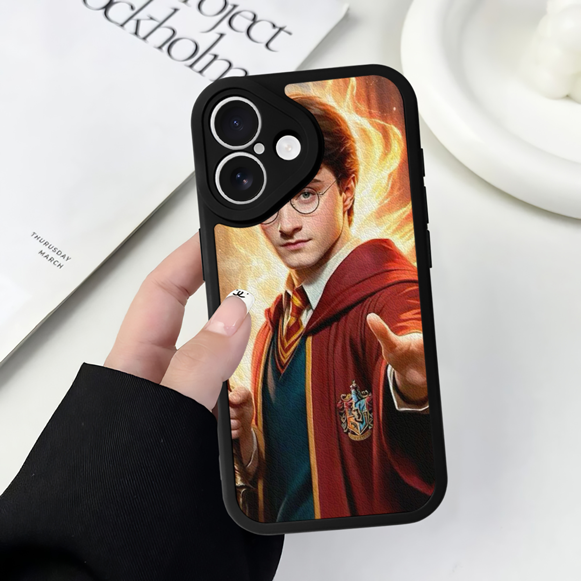 （画像用） Harry Potter ハリー・ポッターシリーズ 【iPhone 16シリーズ対応】シリコンスマホケース（レザー調） 材質：シリコン